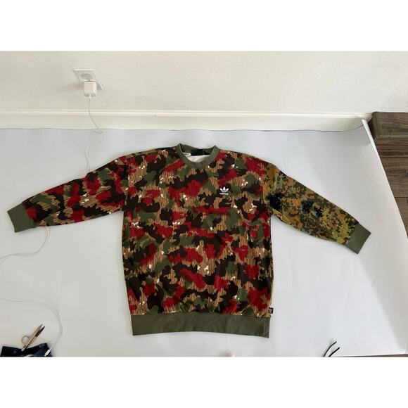 Adidas Sweatshirt Mens XL  Pharrell Williams Camo Print Crewneck - Picture 1 of 16